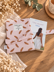Pochette pour livre ou liseuse Intrigue en cours, plumes rose et cuivré, sans livre