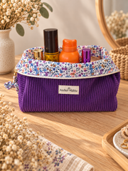 Trousse de toilette Lavande en velours violet, intérieur fleuri