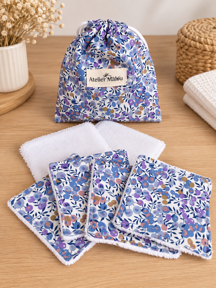 Lingettes lavables Lavande en éponge de bambou avec leur petit sac fleuri bleu et violet