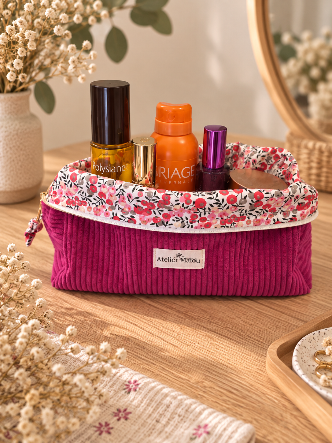 Trousse de toilette Plume en velours rose fuchsia, intérieur fleuri
