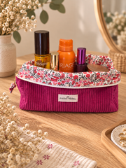 Trousse de toilette Plume en velours rose fuchsia, intérieur fleuri