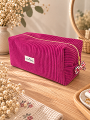 Trousse de toilette Plume en velours rose fuchsia, vue extérieure