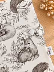 Détail du protège carnet de santé Forêt enchantée