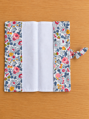 Intérieur du protège carnet de santé Blue Garden