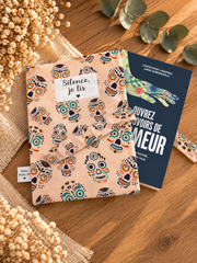 Pochette pour livre broché Silence, je lis, motif têtes de mort colorées, avec livre