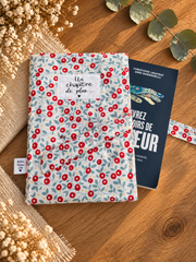 Pochette pour livre broché Un chapitre de plus, motif rouge et feuillage, avec livre